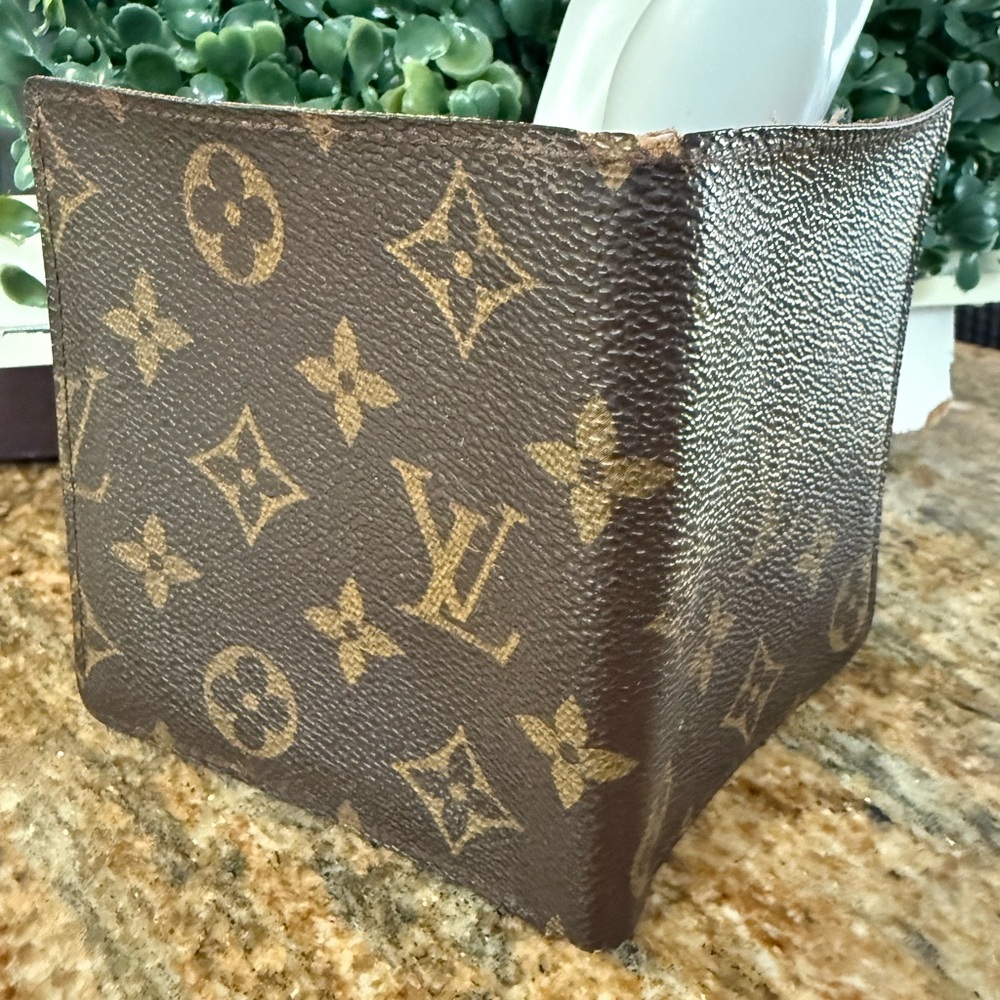 Authentic Louis Vuitton monogram men’s bifold wallet - Picture 11 of 11